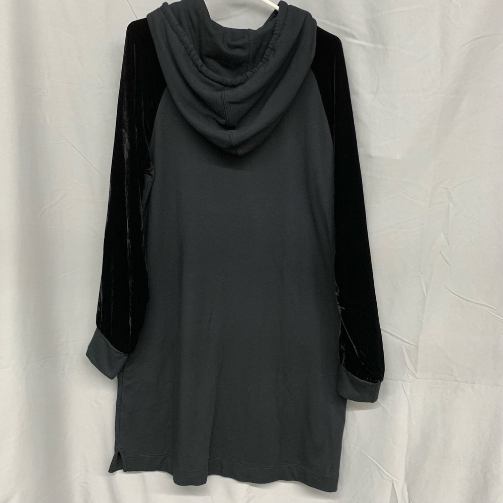 Anthropologie Velvet by Graham & Spencer - Picture 2 of 10